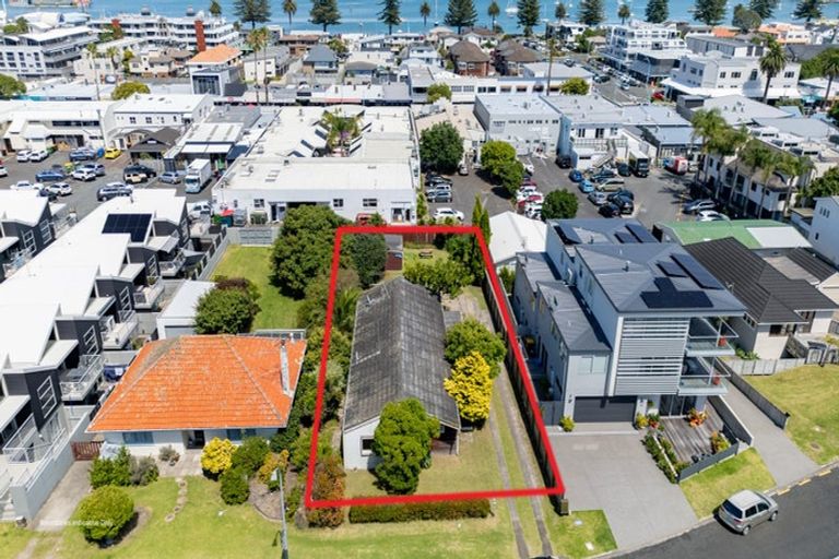 Photo of property in 42 May Street, Mount Maunganui, 3116
