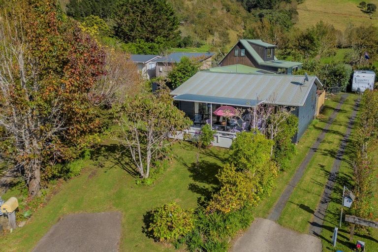 Photo of property in 10a Parkland Place, Whitianga, 3510