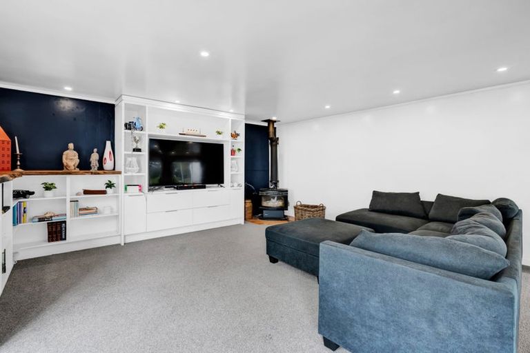 Photo of property in 330 Kelly Road, Lepperton, New Plymouth, 4373