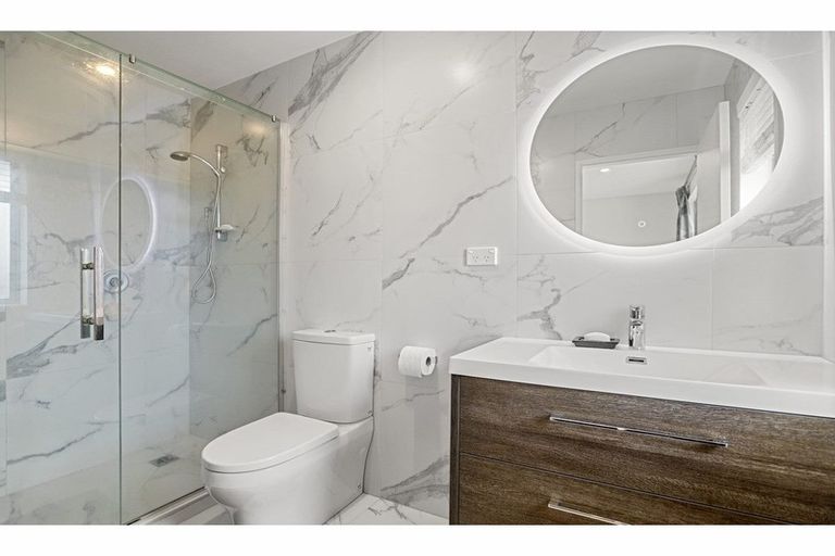 Photo of property in 33 Takurua Terrace, Orewa, 0931