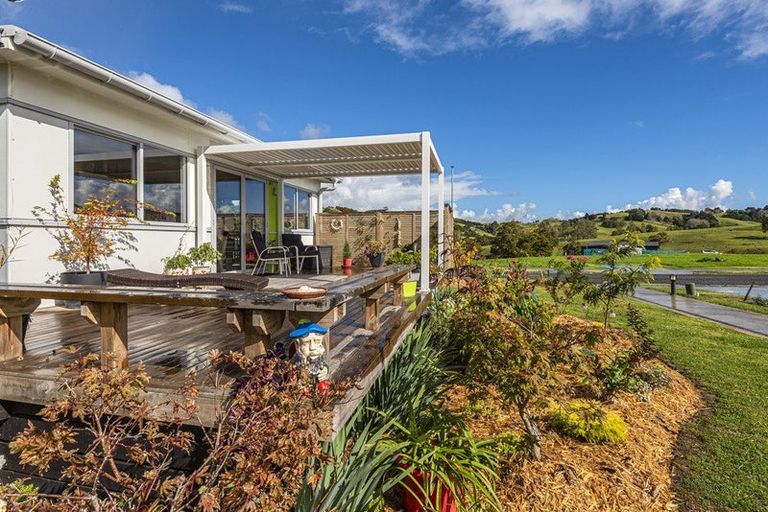 Photo of property in 1 Manaaki Circle, Paparoa, 0571