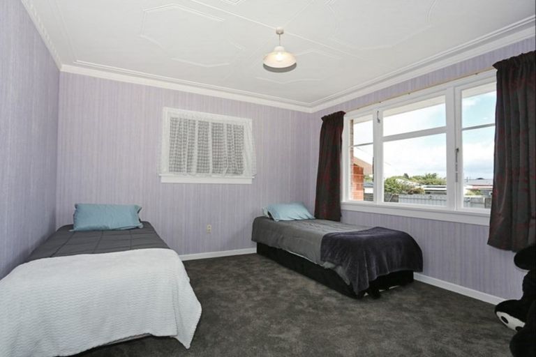 Photo of property in 1 Manapouri Street, Strathern, Invercargill, 9812