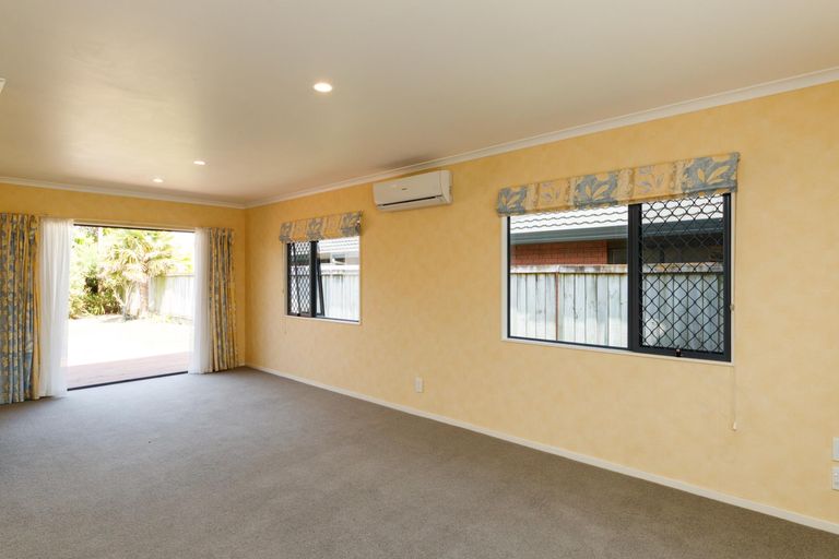 Photo of property in 94 Summerhill Drive, Fitzherbert, Palmerston North, 4410