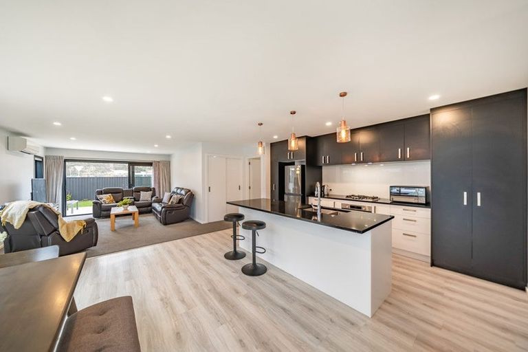 Photo of property in 15 Cynisca Crescent, Wallaceville, Upper Hutt, 5018