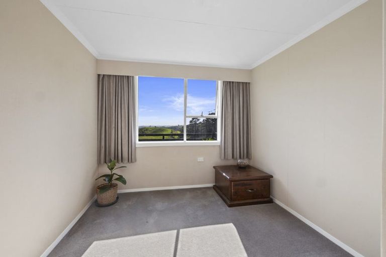 Photo of property in 435 Barrett Road, Omata, New Plymouth, 4374