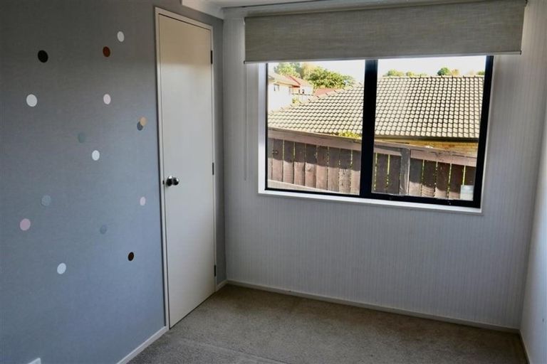 Photo of property in 11 Cognac Place, Henderson, Auckland, 0612