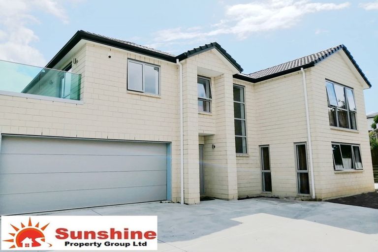 Photo of property in 3c Crystal Avenue, Glendene, Auckland, 0602