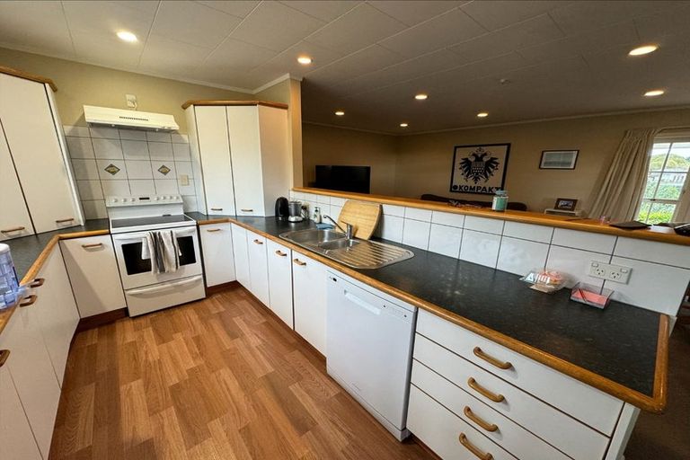 Photo of property in 15 Awarua Crescent, Havelock North, 4130