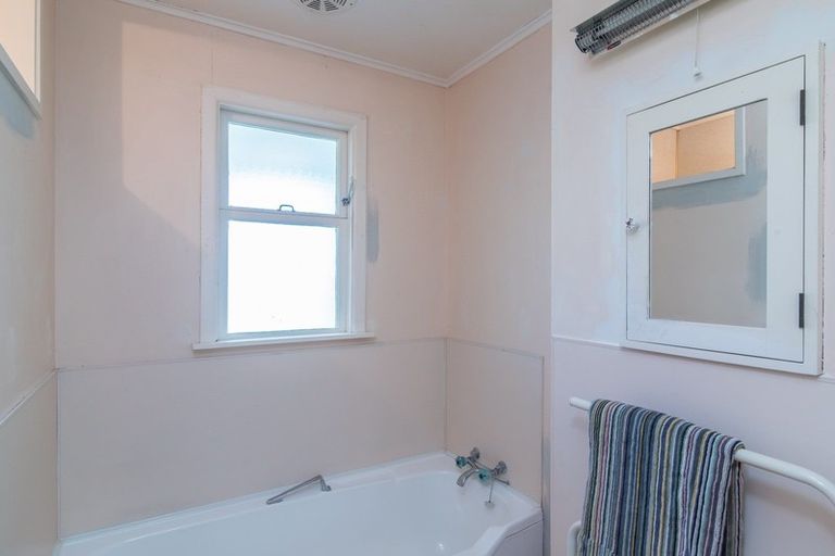 Photo of property in 246 Te Moana Road, Waikanae, 5036