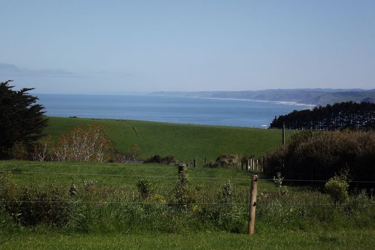 Photo of property in 669b Te Hutewai Road, Raglan, 3296