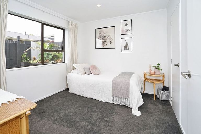 Photo of property in 10b Burn-murdoch Street, St Andrews, Hamilton, 3200