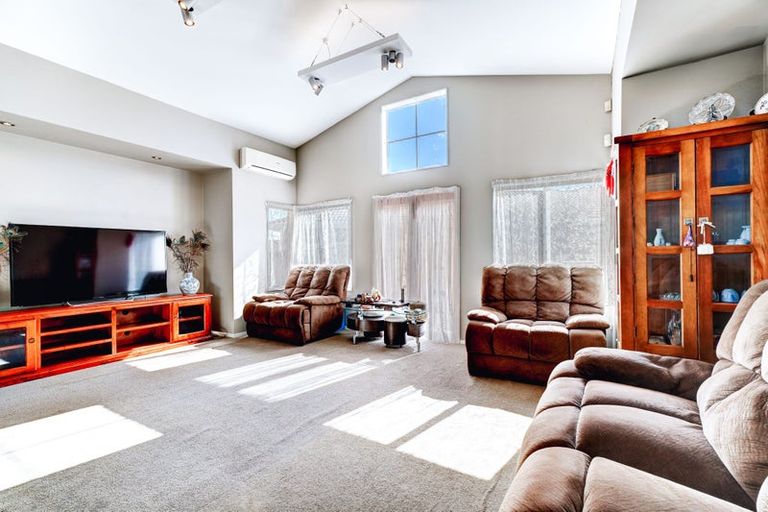 Photo of property in 37 Nearco Street, Randwick Park, Auckland, 2105