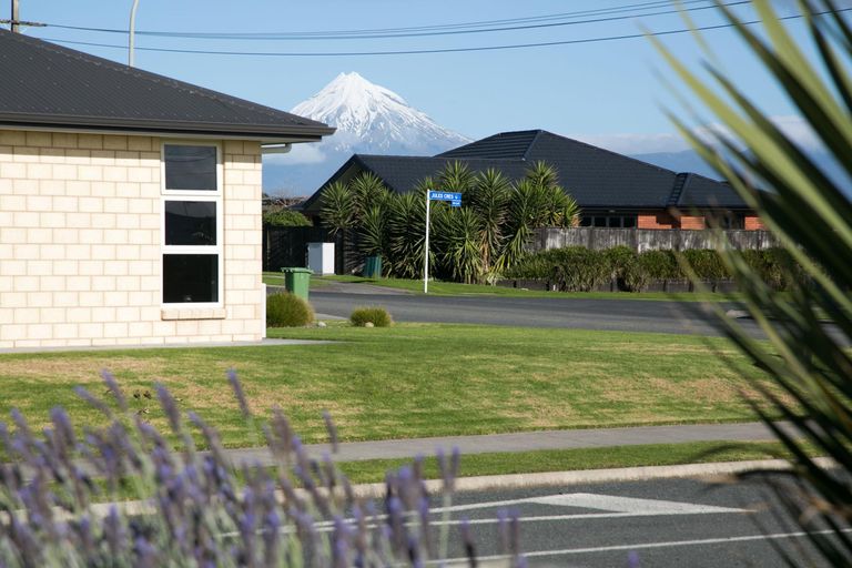 Photo of property in 3 Ta Paora Drive, Bell Block, New Plymouth, 4312