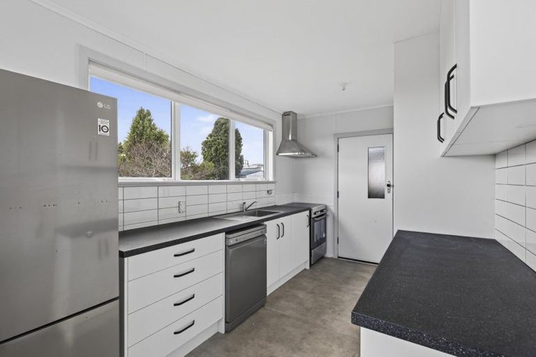 Photo of property in 56 Cook Street, Marfell, New Plymouth, 4310