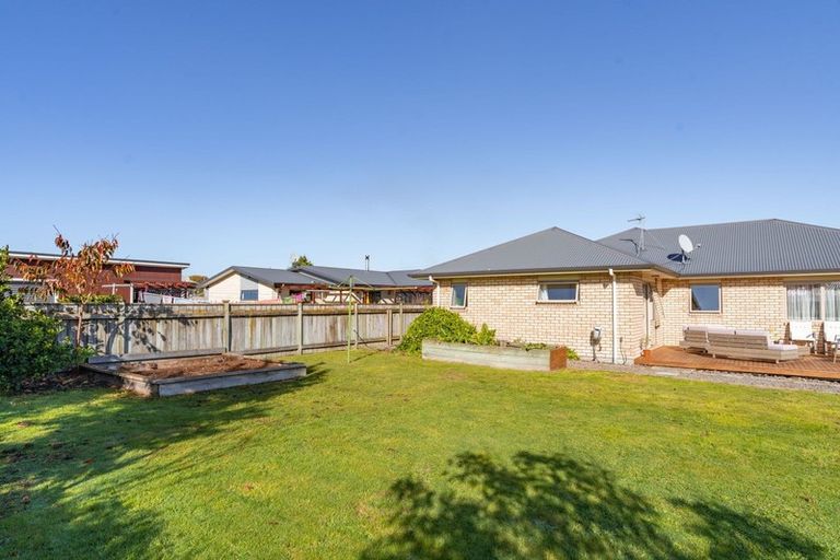 Photo of property in 24 Charles Street, Carterton, 5713