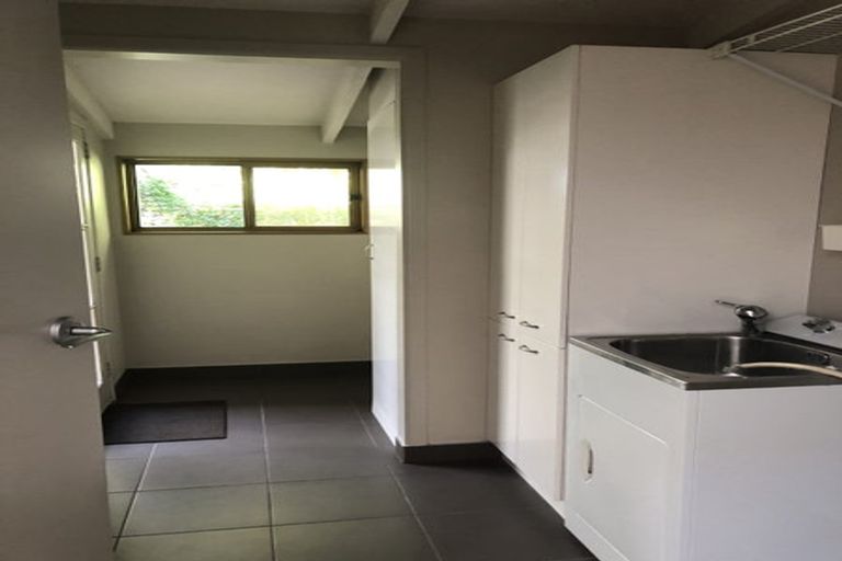 Photo of property in 4 Manutara Avenue, Forrest Hill, Auckland, 0620