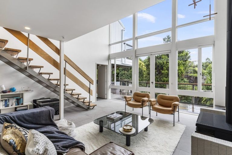 Photo of property in 92 Parr Terrace, Castor Bay, Auckland, 0620