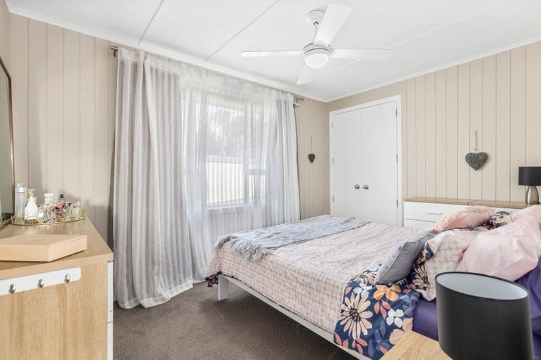 Photo of property in 22 Queen Road, Bellevue, Tauranga, 3110