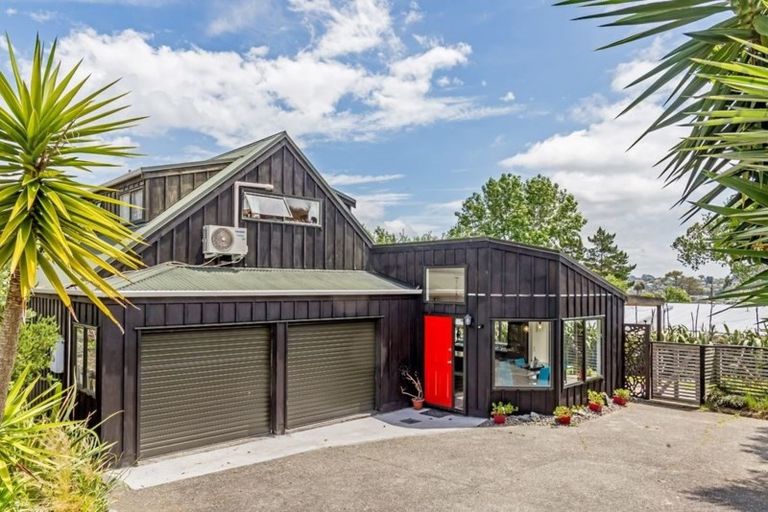 Photo of property in 40a Tiri Road, Manly, Whangaparaoa, 0930