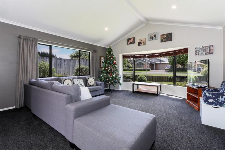Photo of property in 9 Caulfield Place, Pukehangi, Rotorua, 3015