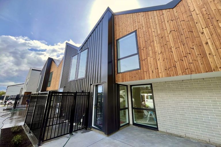 Photo of property in 4/9 Chatham Street, Addington, Christchurch, 8024