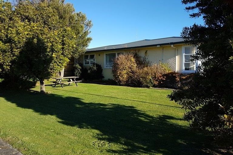 Photo of property in 38 Rewa Street, Takaro, Palmerston North, 4412