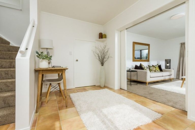 Photo of property in 42 Archers Road, Glenfield, Auckland, 0629