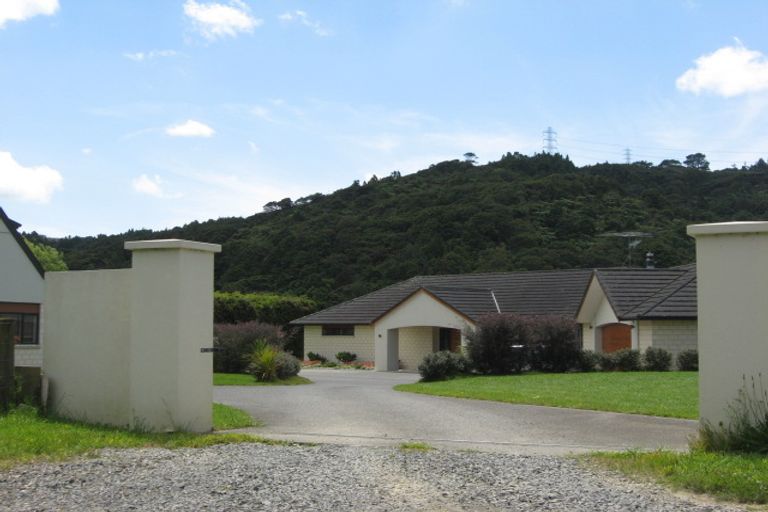 Photo of property in 50 Robert Might Road, Kumeu, 0810