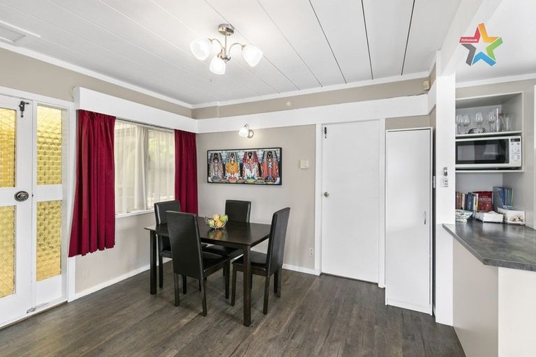 Photo of property in 33 Acacia Avenue, Maungaraki, Lower Hutt, 5010