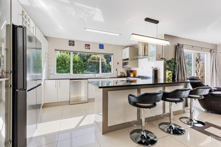 Photo of property in 20 Kunzea Place, Greenhithe, Auckland, 0632