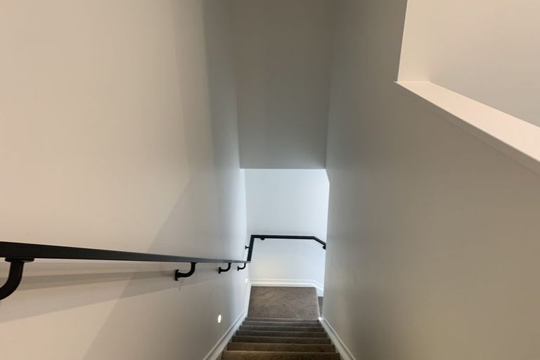 Photo of property in 10 Port Way, Rosehill, Papakura, 2113