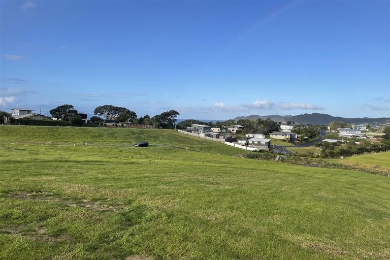 Photo of property in 5 Galaxy Lane, Langs Beach, 0582