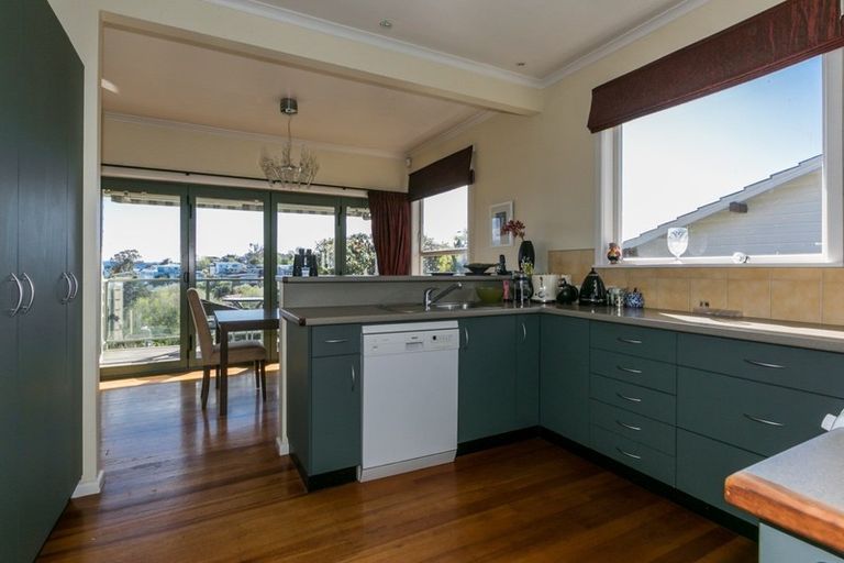 Photo of property in 17a Lincoln Road, Bluff Hill, Napier, 4110