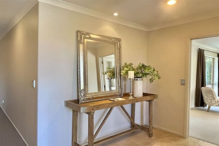 Photo of property in 52 Skyedale Drive, Harewood, Christchurch, 8051