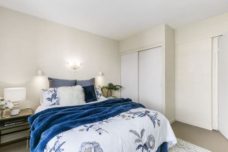 Photo of property in Mansfield Towers, 1 Grant Road, Thorndon, Wellington, 6011