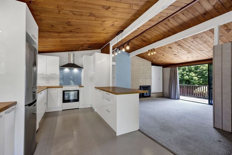 Photo of property in 15 Awanui Street, Merrilands, New Plymouth, 4312