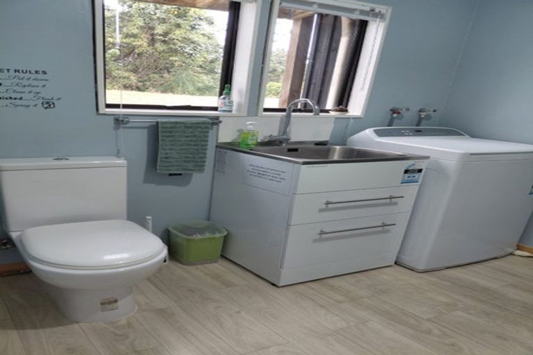 Photo of property in 135 Mapara Road, Acacia Bay, Taupo, 3385