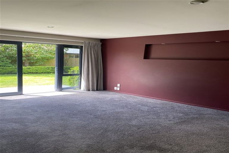 Photo of property in 10 Providence Place, Redwood, Christchurch, 8051