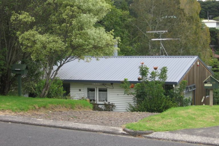 Photo of property in 17 West Lynn Road, Titirangi, Auckland, 0604