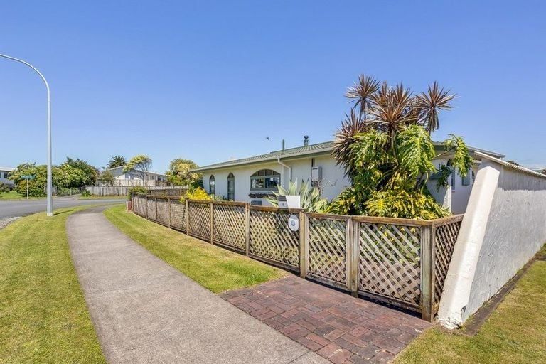 Photo of property in 1 Lantana Avenue, Bell Block, New Plymouth, 4312