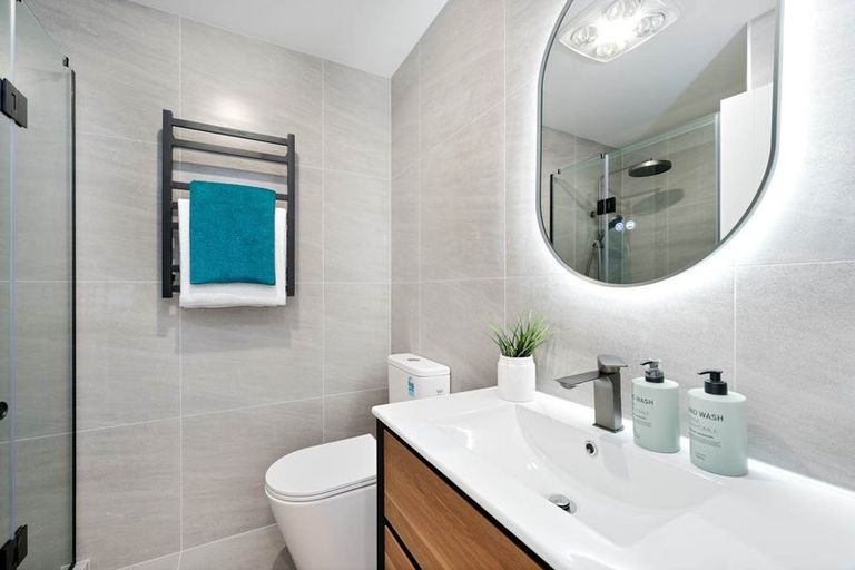 Photo of property in 64a Triangle Road, Massey, Auckland, 0614