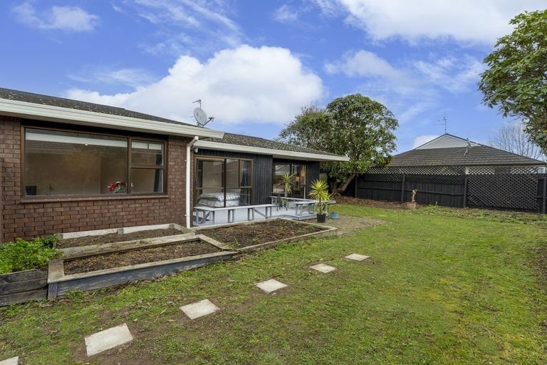 Photo of property in 20 Cherrywood Place, Redwood, Christchurch, 8051