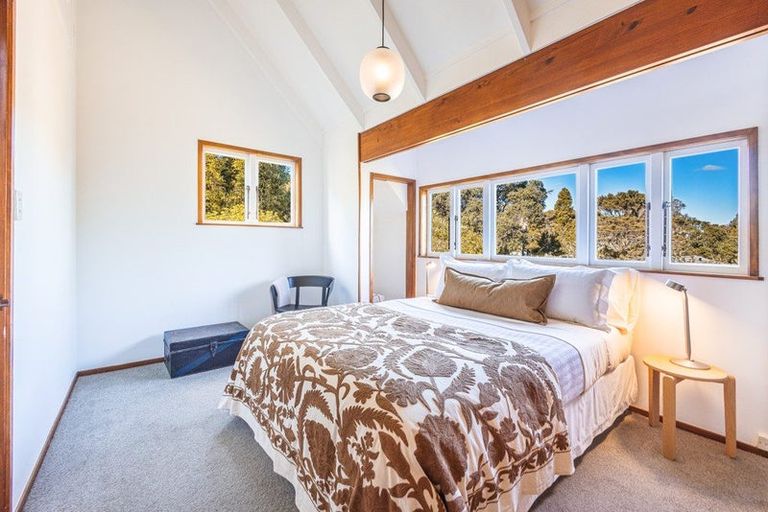 Photo of property in 27 Rosecamp Road, Beach Haven, Auckland, 0626