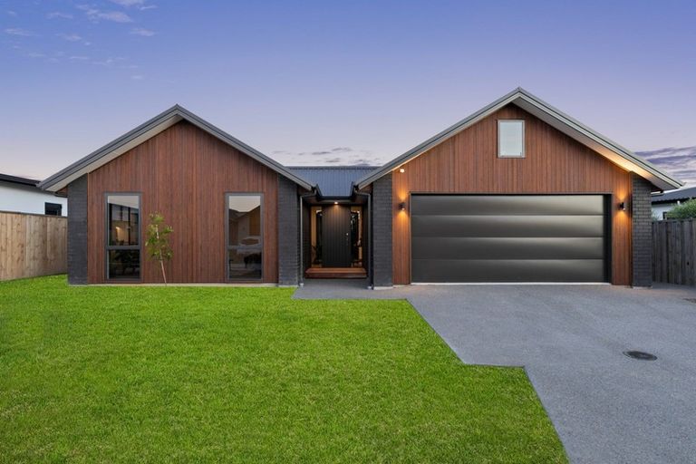 Photo of property in 20 Hanlow Place, Pyes Pa, Tauranga, 3112