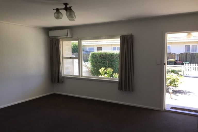 Photo of property in 4/9a Curletts Road, Sockburn, Christchurch, 8042