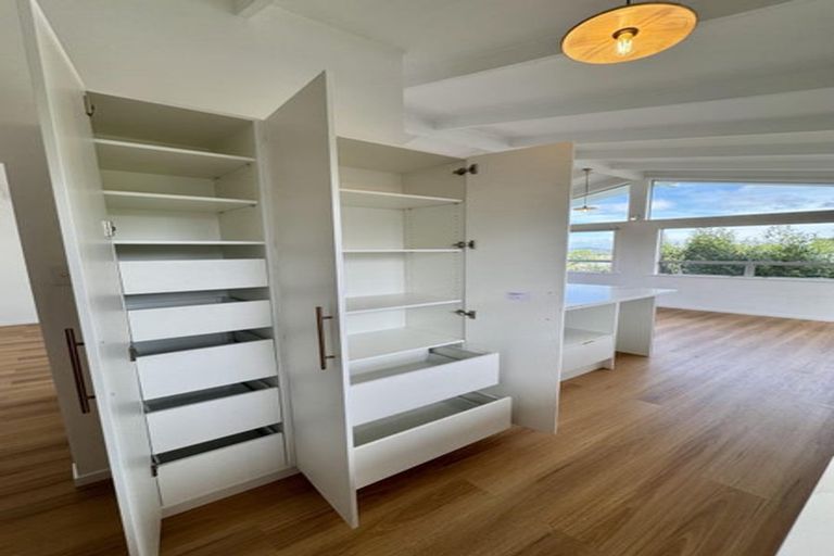 Photo of property in 3 Hartley Terrace, Massey, Auckland, 0614