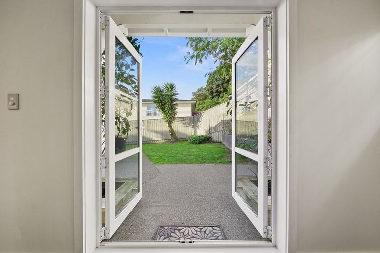 Photo of property in 70 Para Street, Miramar, Wellington, 6022