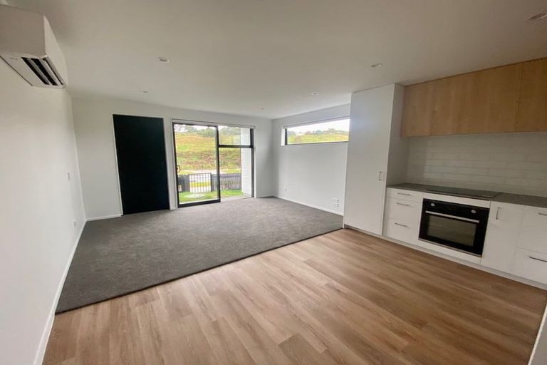 Photo of property in 16 Tuputupu Drive, Kumeu, 0810