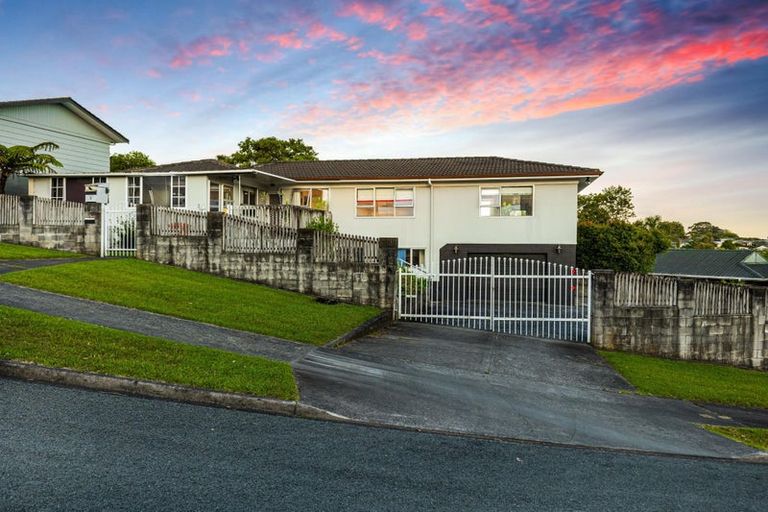 Photo of property in 5 Sumich Place, West Harbour, Auckland, 0618