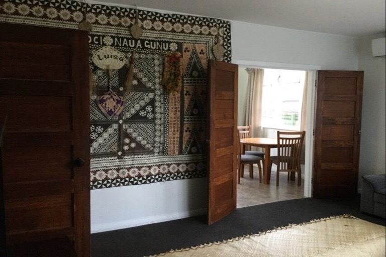 Photo of property in 106 Moorefield Road, Johnsonville, Wellington, 6037